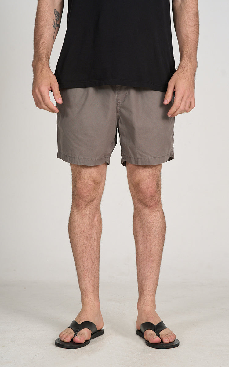 Short Sarja Leve Chumbo