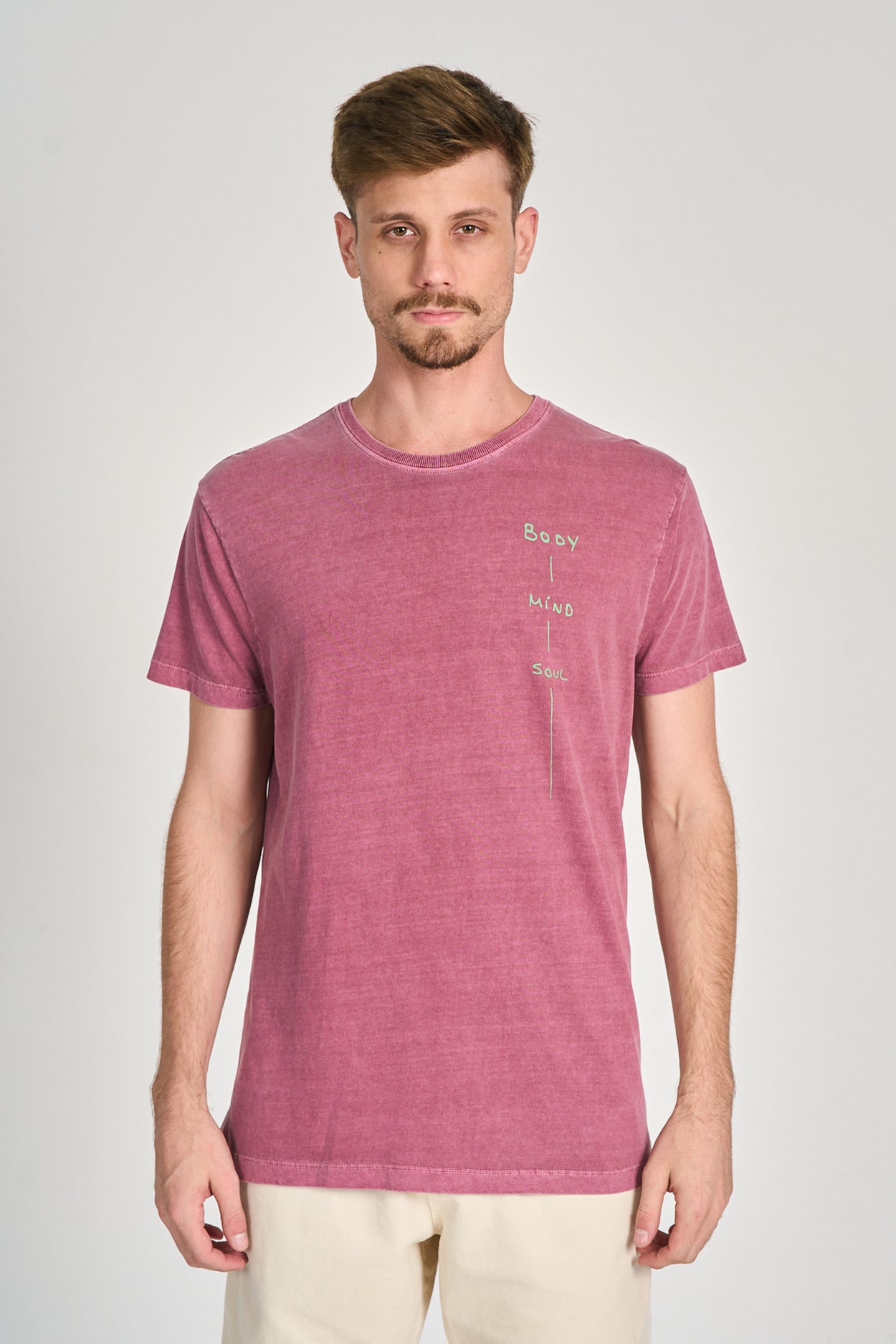Camiseta Body Mind Soul Uva
