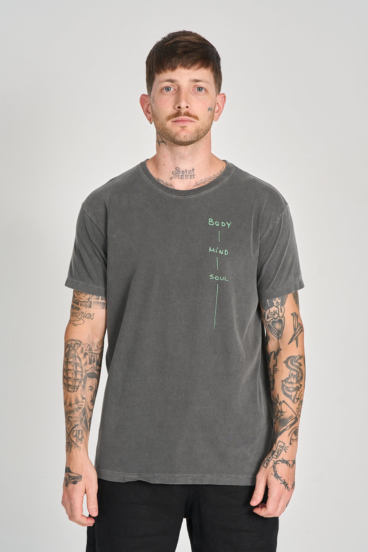 Camiseta Body Mind Soul Preto