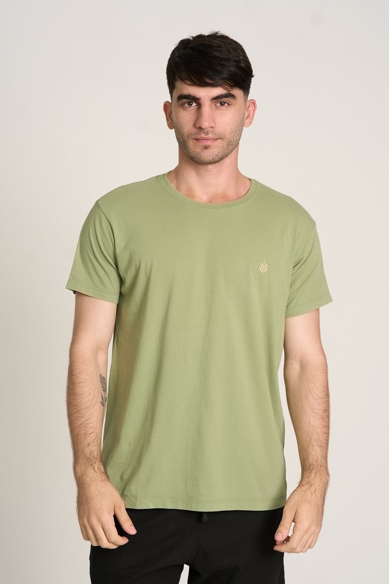 Camiseta Florest Bordado Verde
