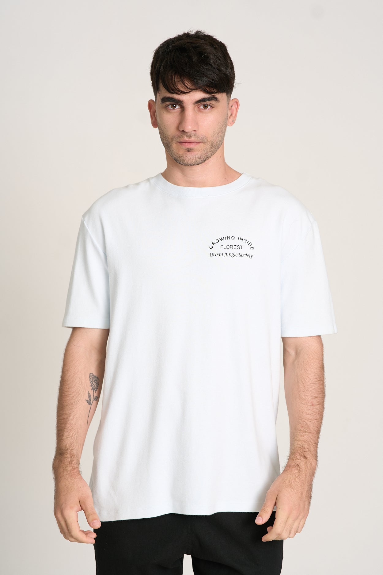 CAMISETA GROWING INSIDE OVER Branco