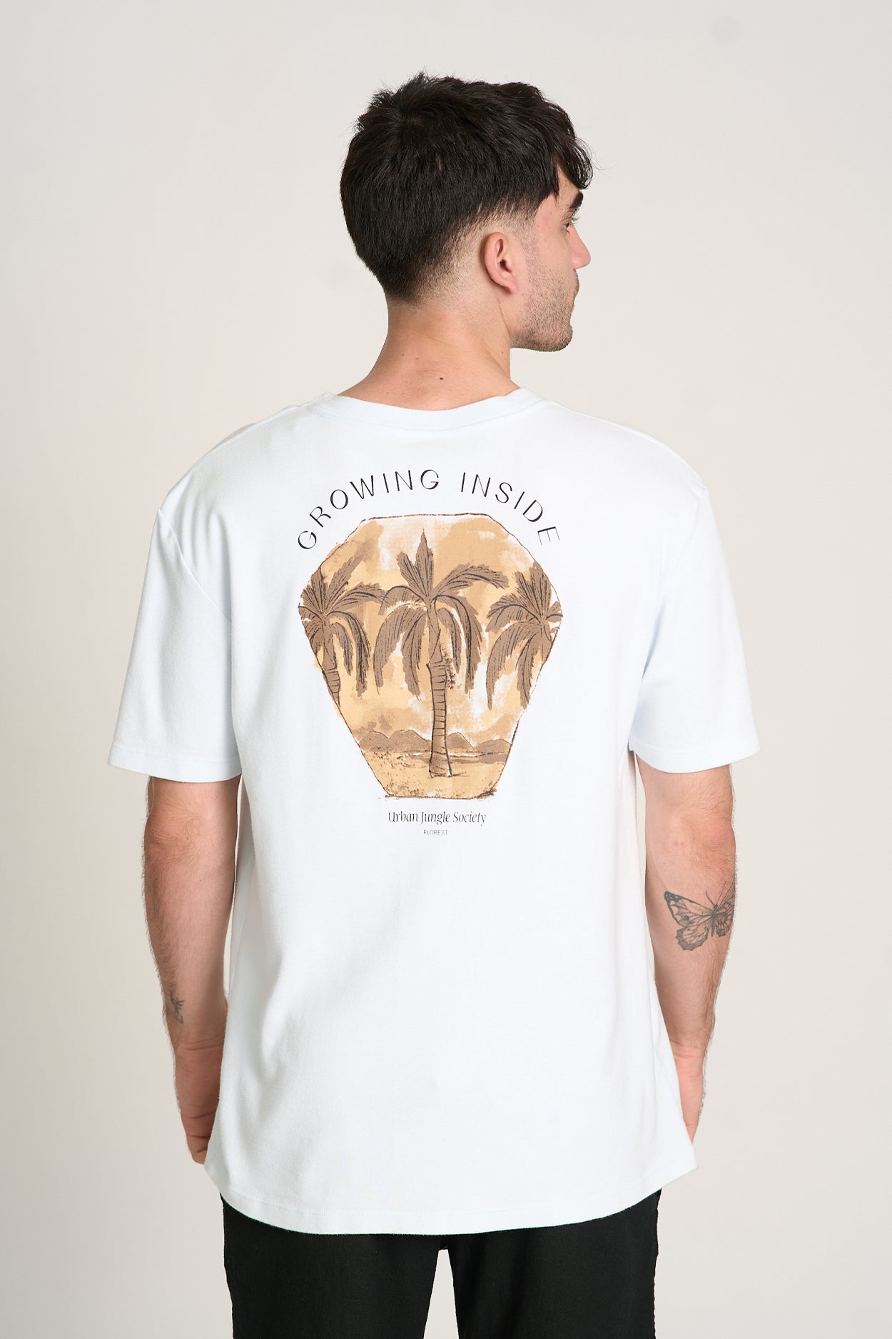 CAMISETA GROWING INSIDE OVER Branco