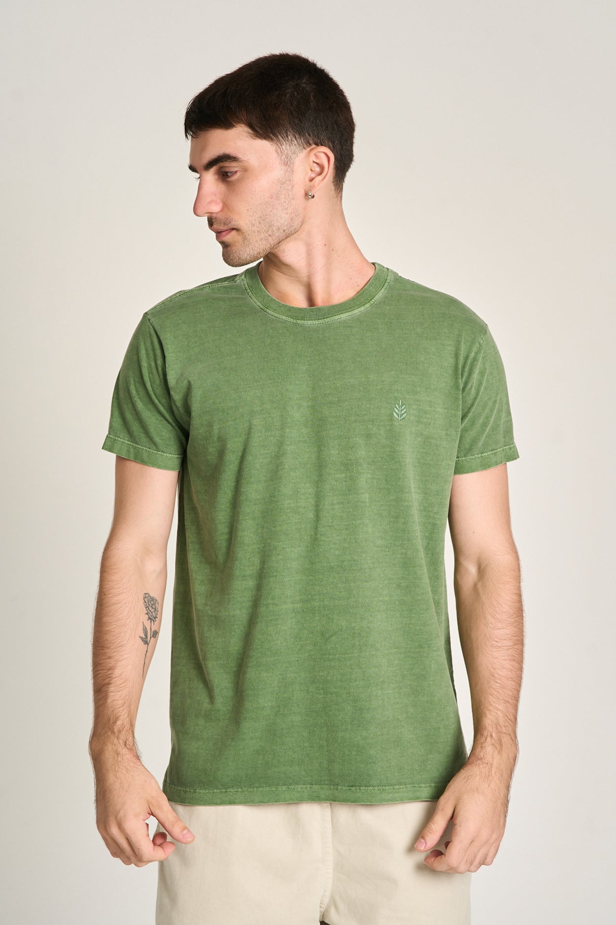 Camiseta Basic Stone Verde Bandeira