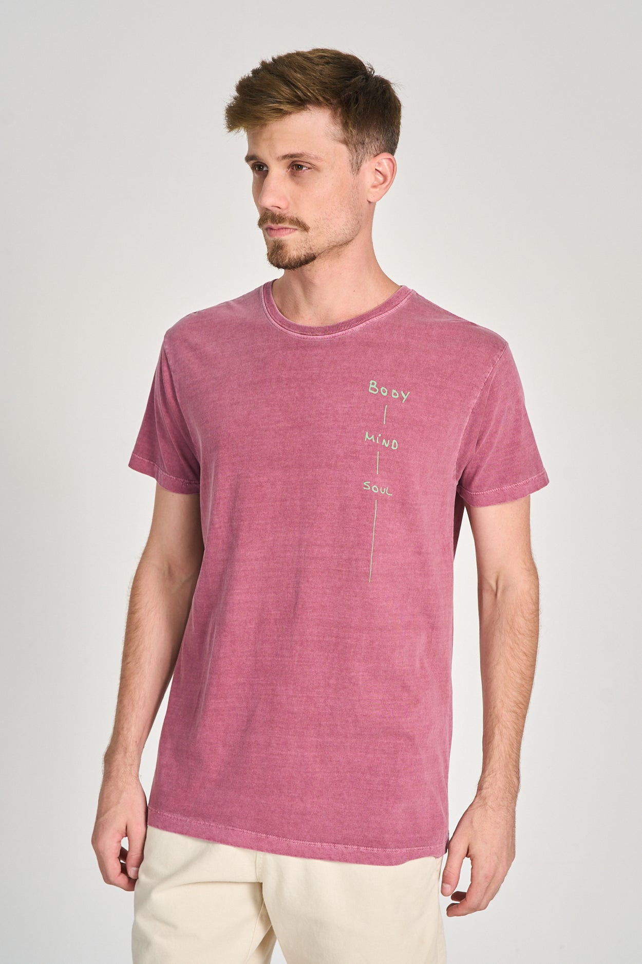 Camiseta Body Mind Soul Uva
