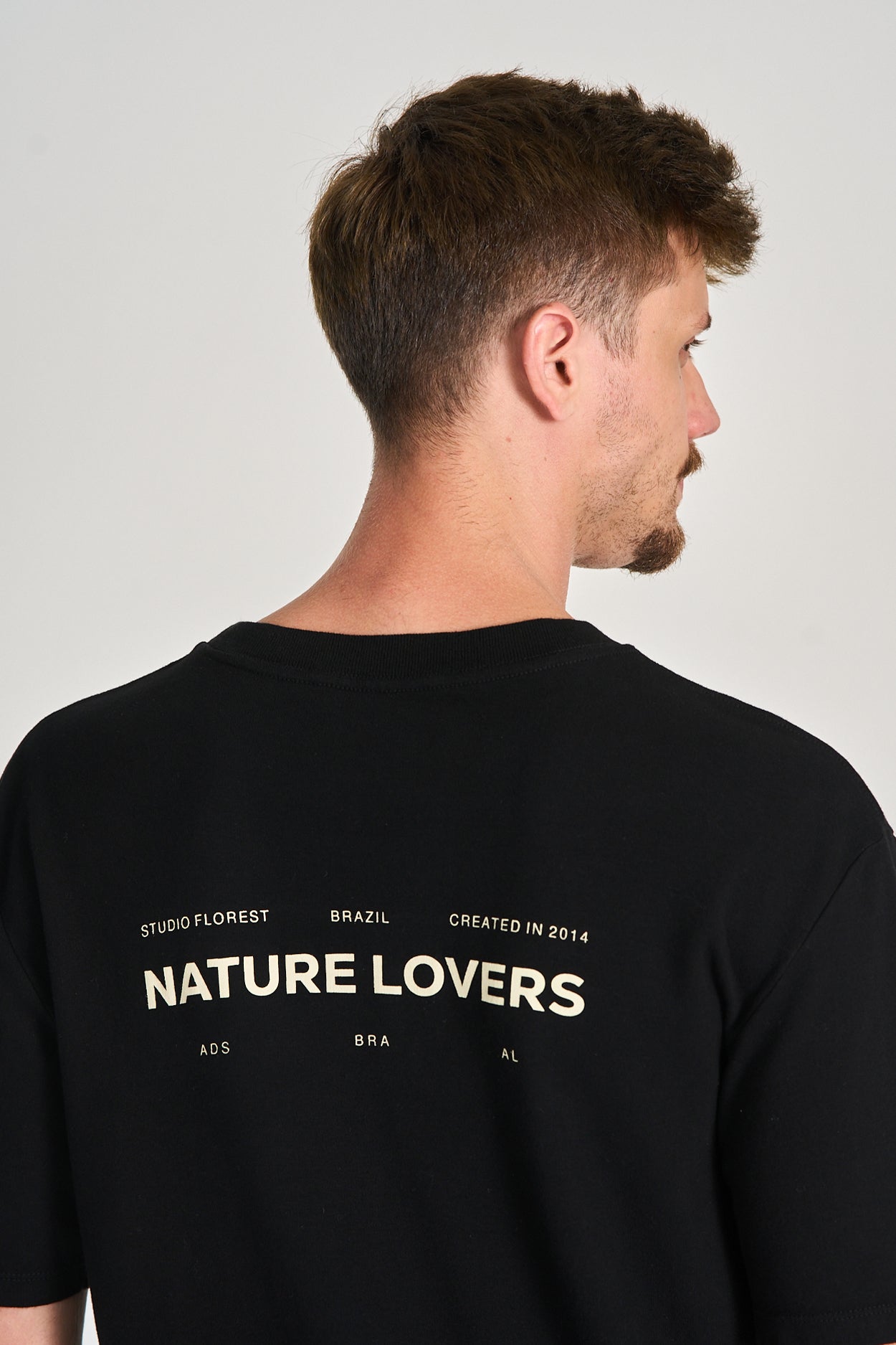 Camiseta Nature Lovers Over Preto