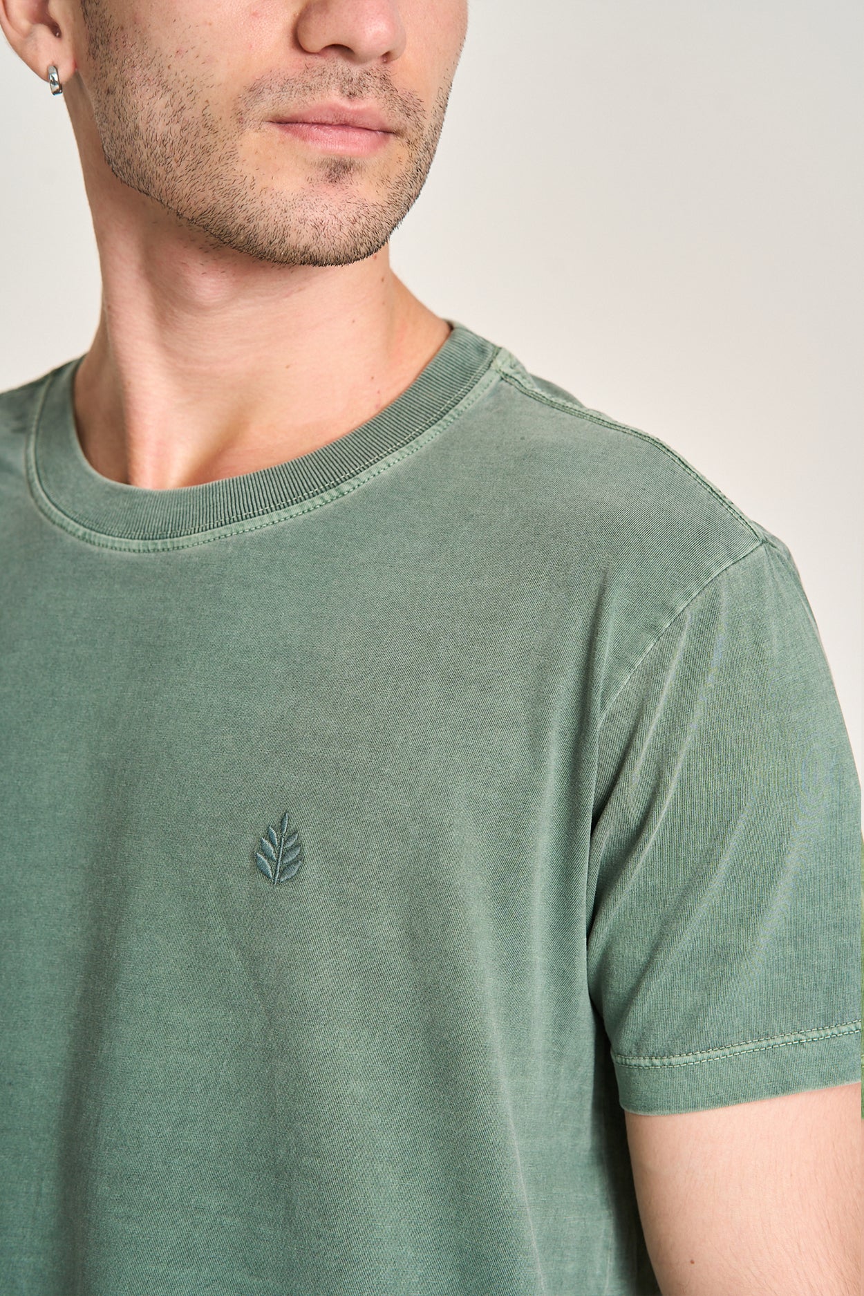 Camiseta Basic Stone Verde Escuro