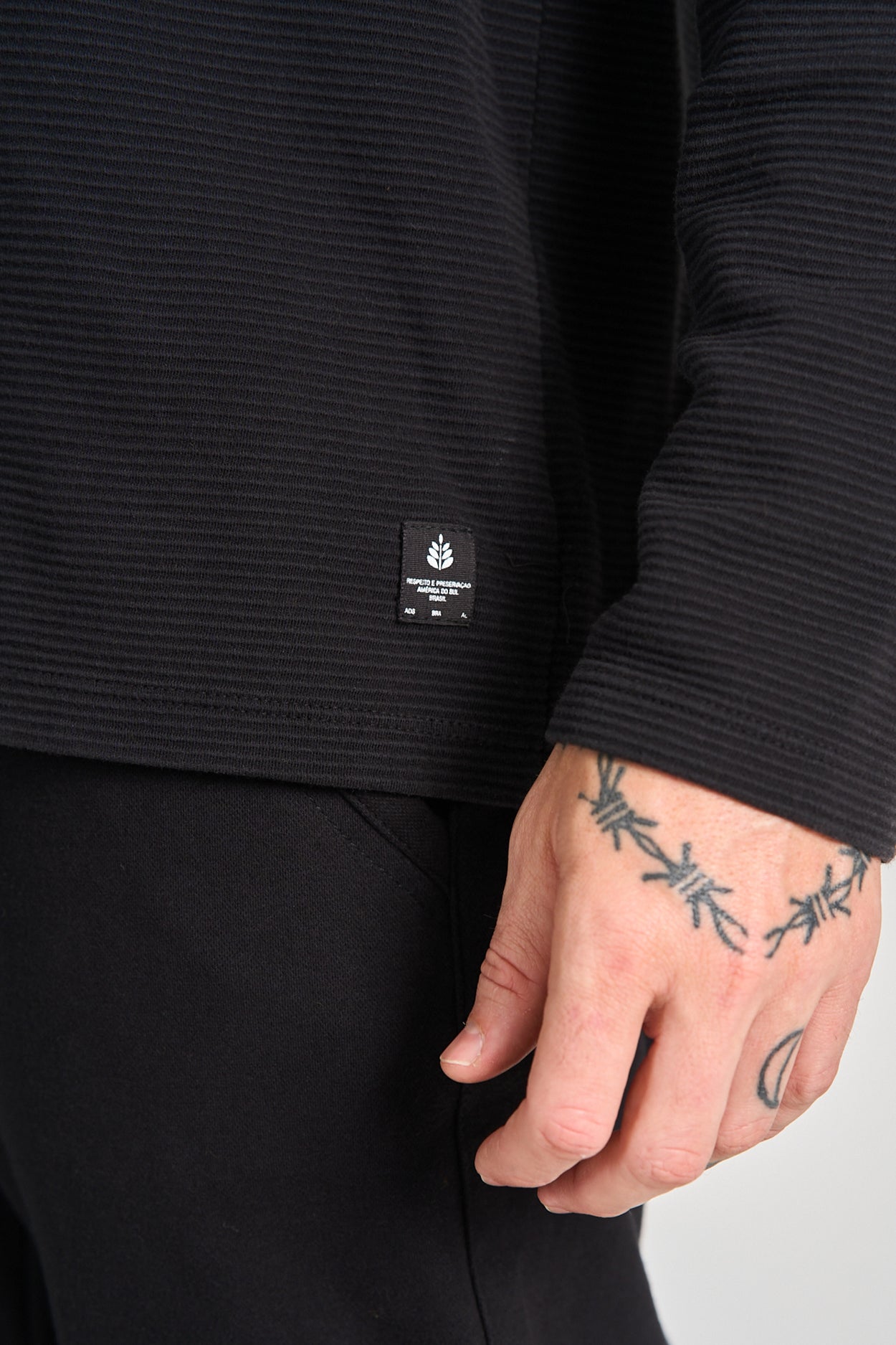 Camiseta Raglan Layer ML Preto Reativo