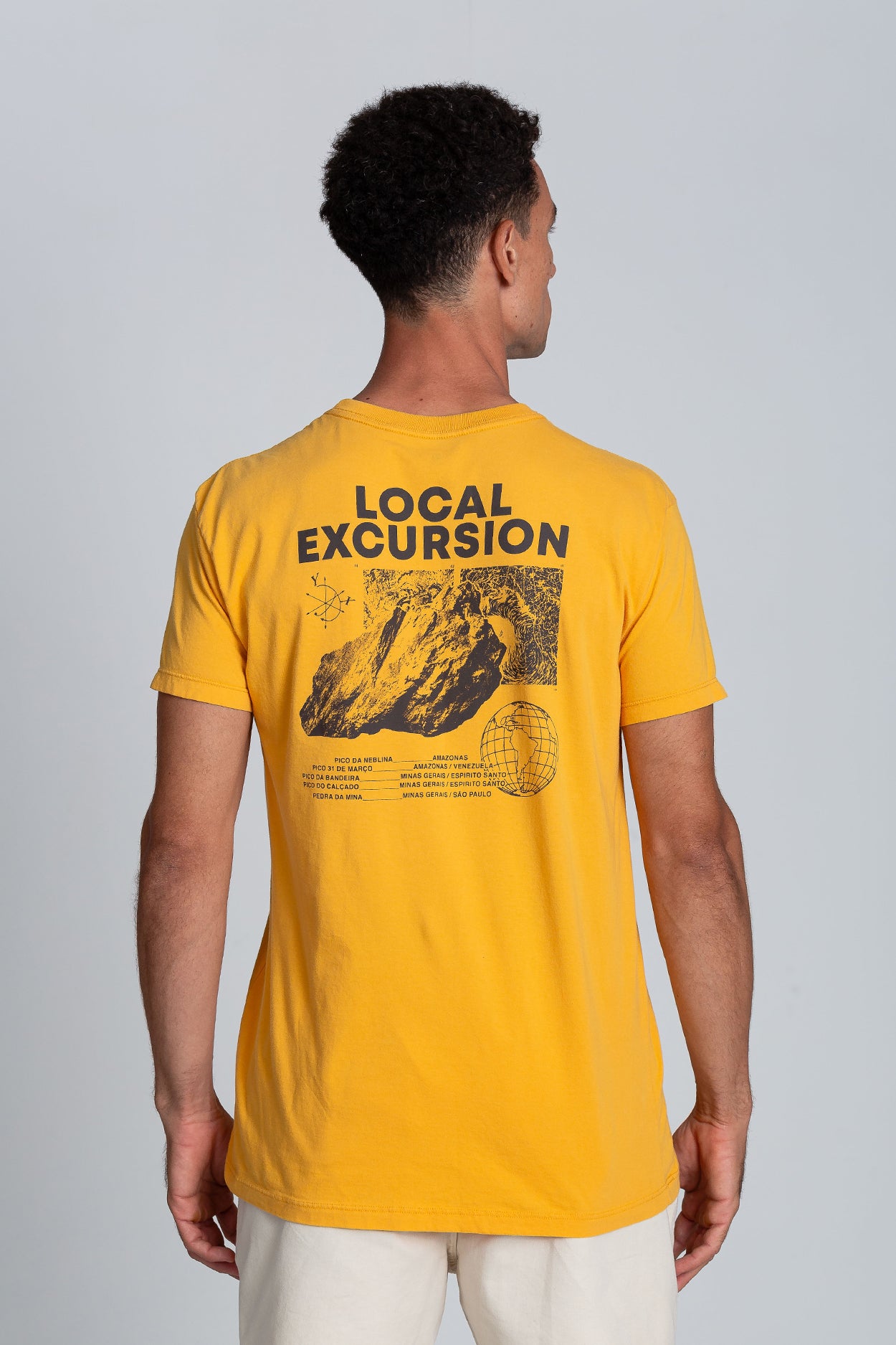 Camiseta Local Excursion Mostarda