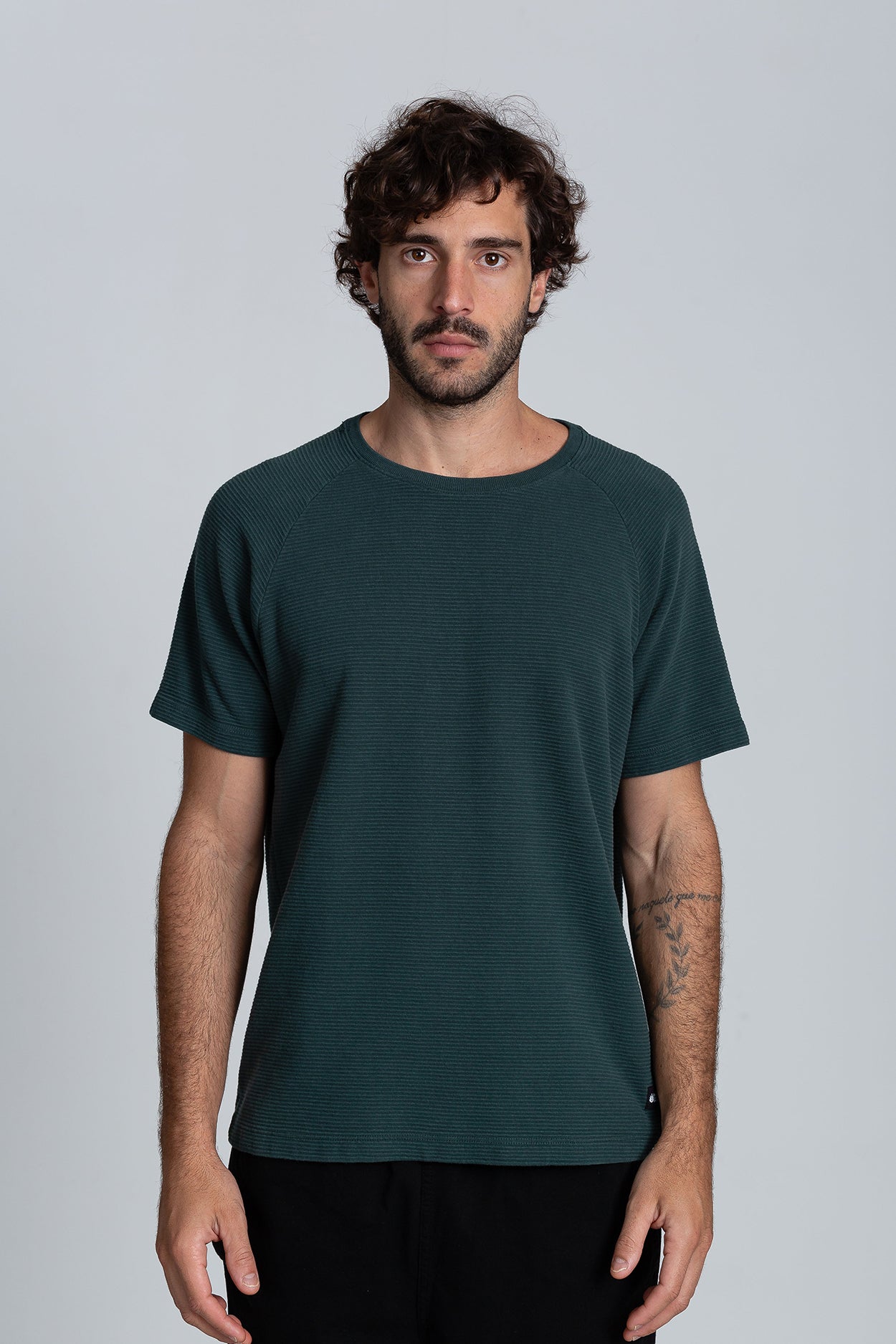 Camiseta Raglan Layer Verde Escuro