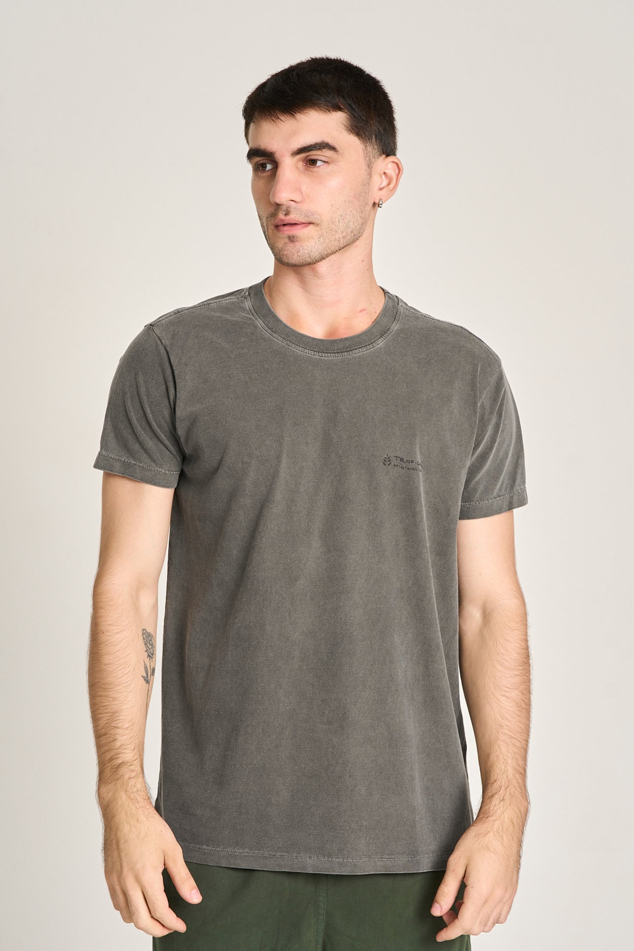 Camiseta Tropical Minimalismo Preto Stoned