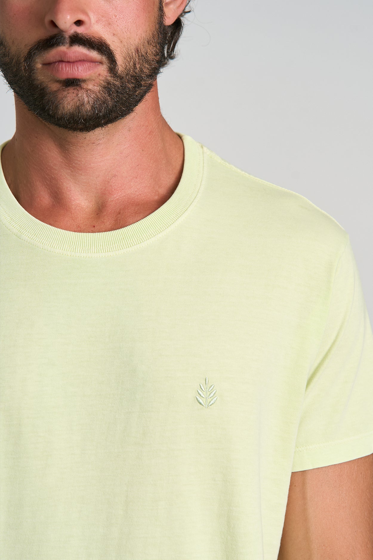 Camiseta Basic Stone Verde Folha