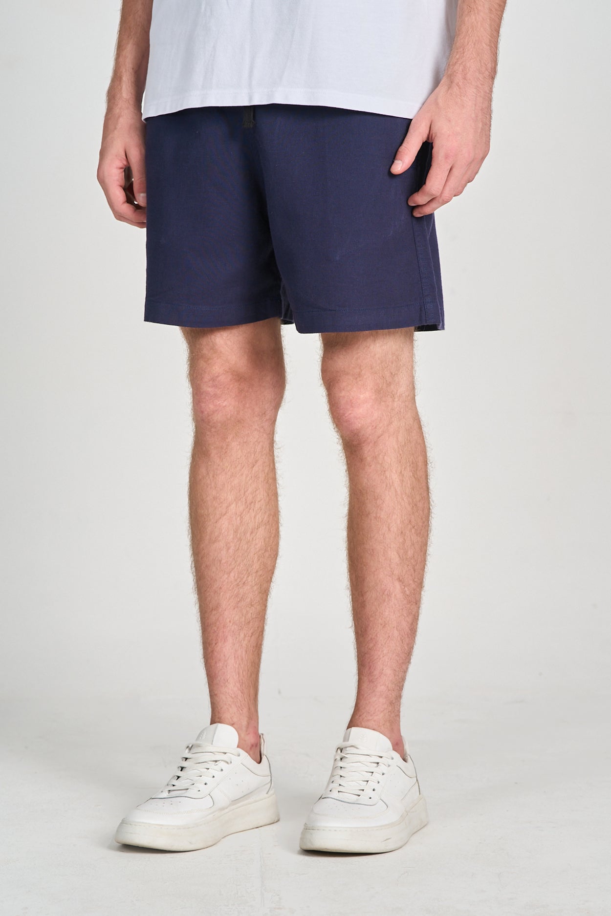 Short Puro Linho Azul Marinho