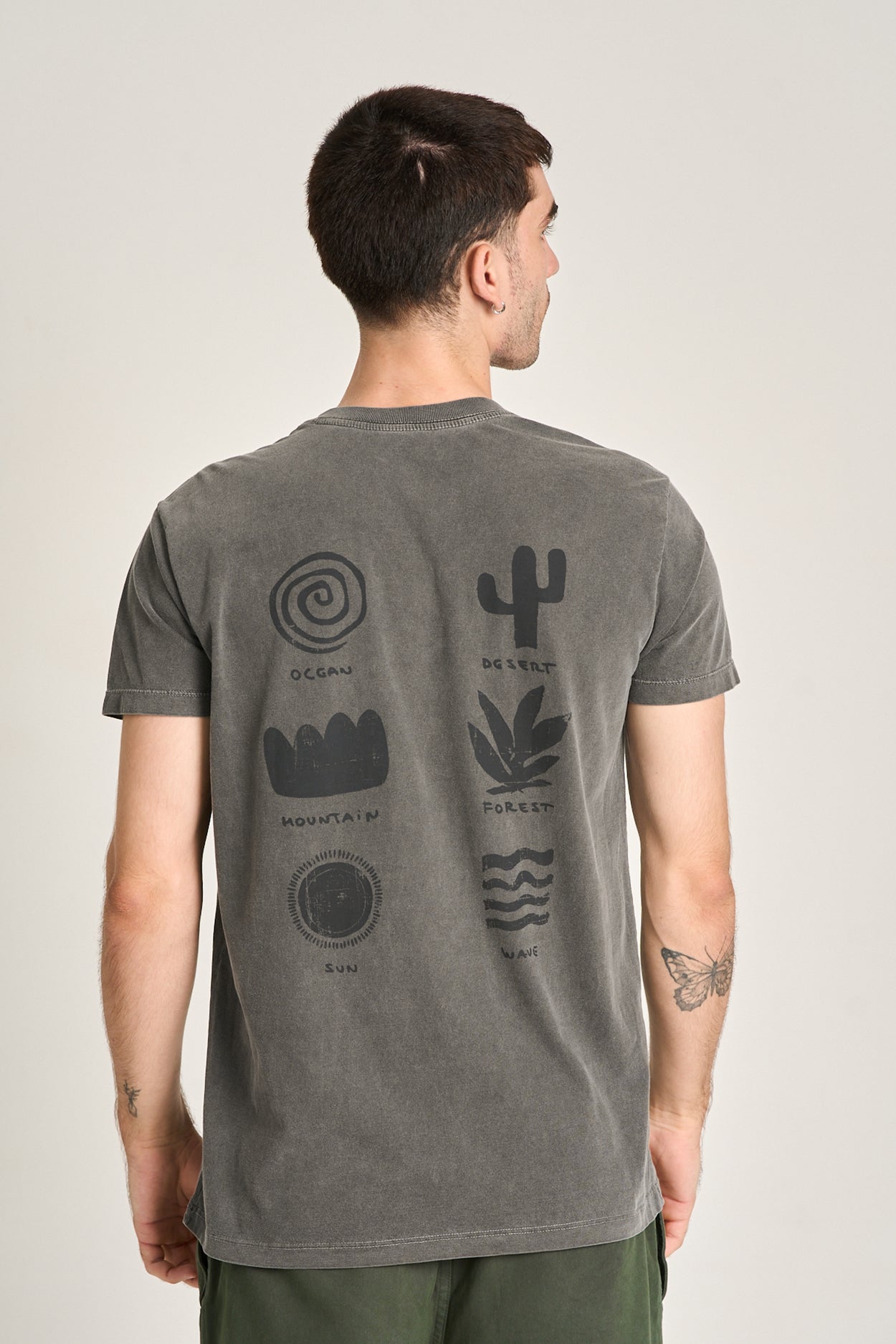 Camiseta Tropical Minimalismo Preto Stoned