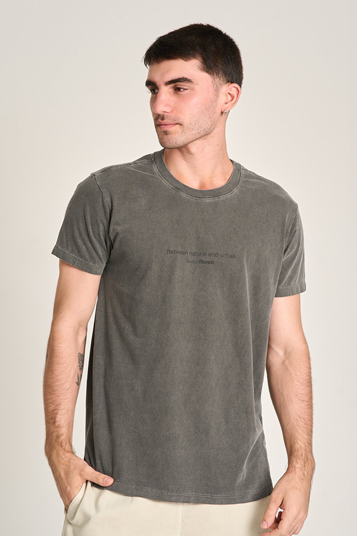 Camiseta Urbano e Natural Preto Stoned