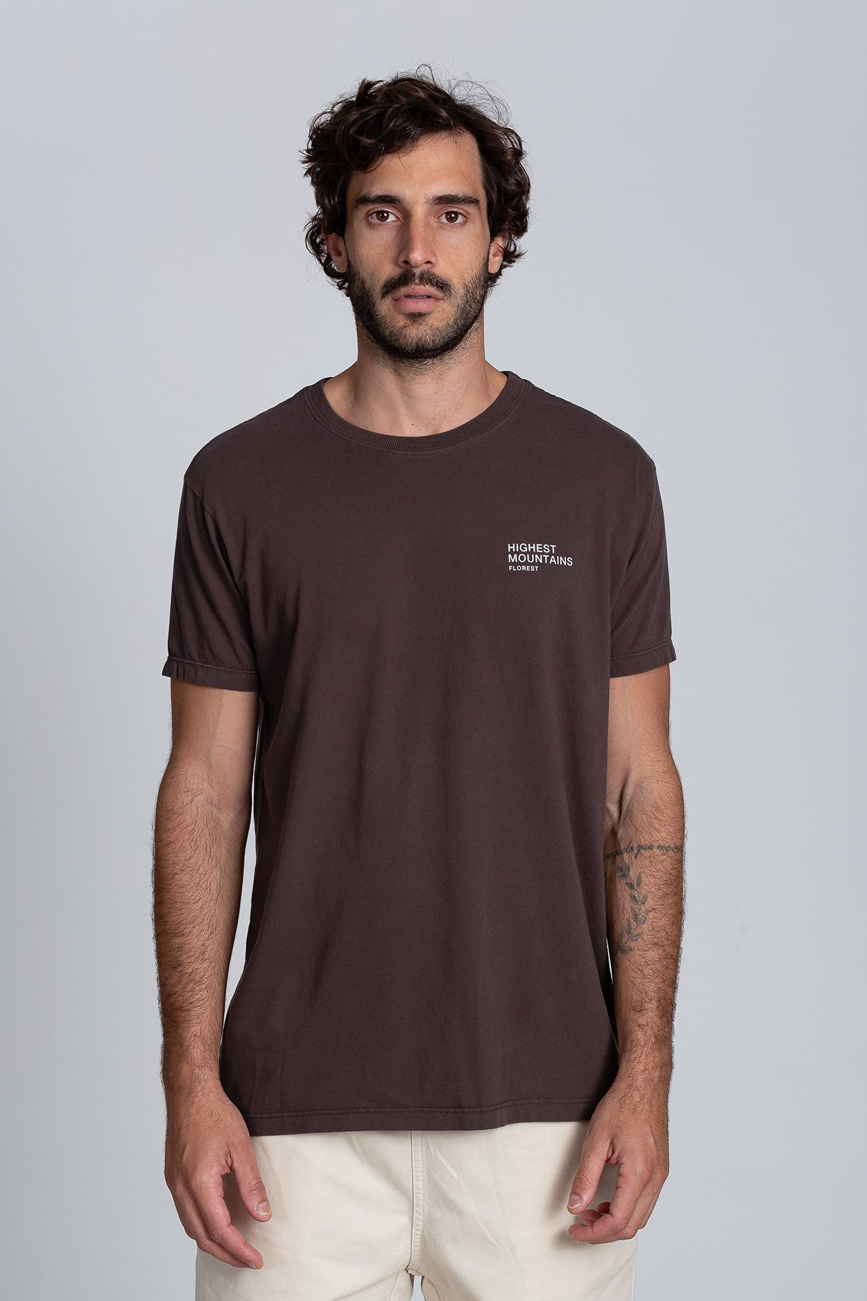 Camiseta Seven Summits Marrom