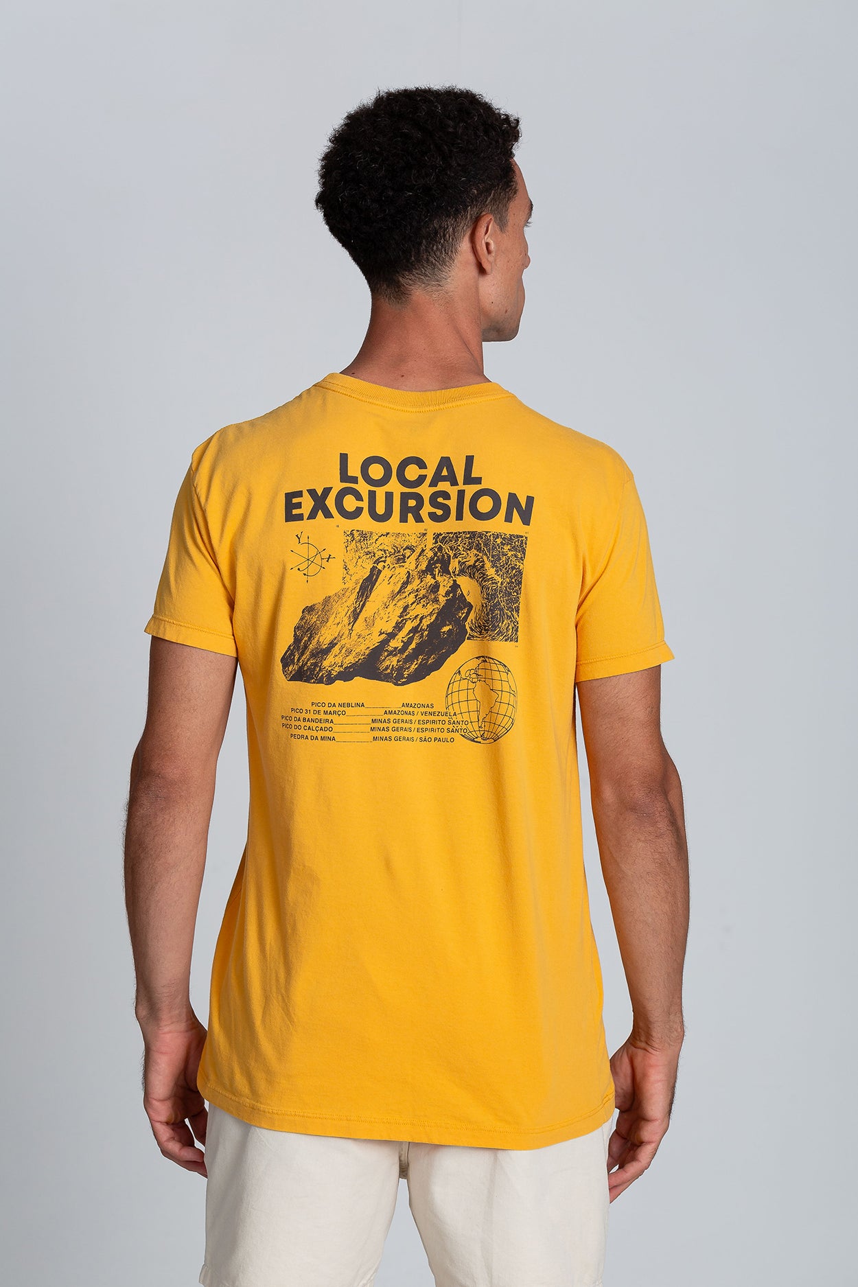 Camiseta Local Excursion Mostarda