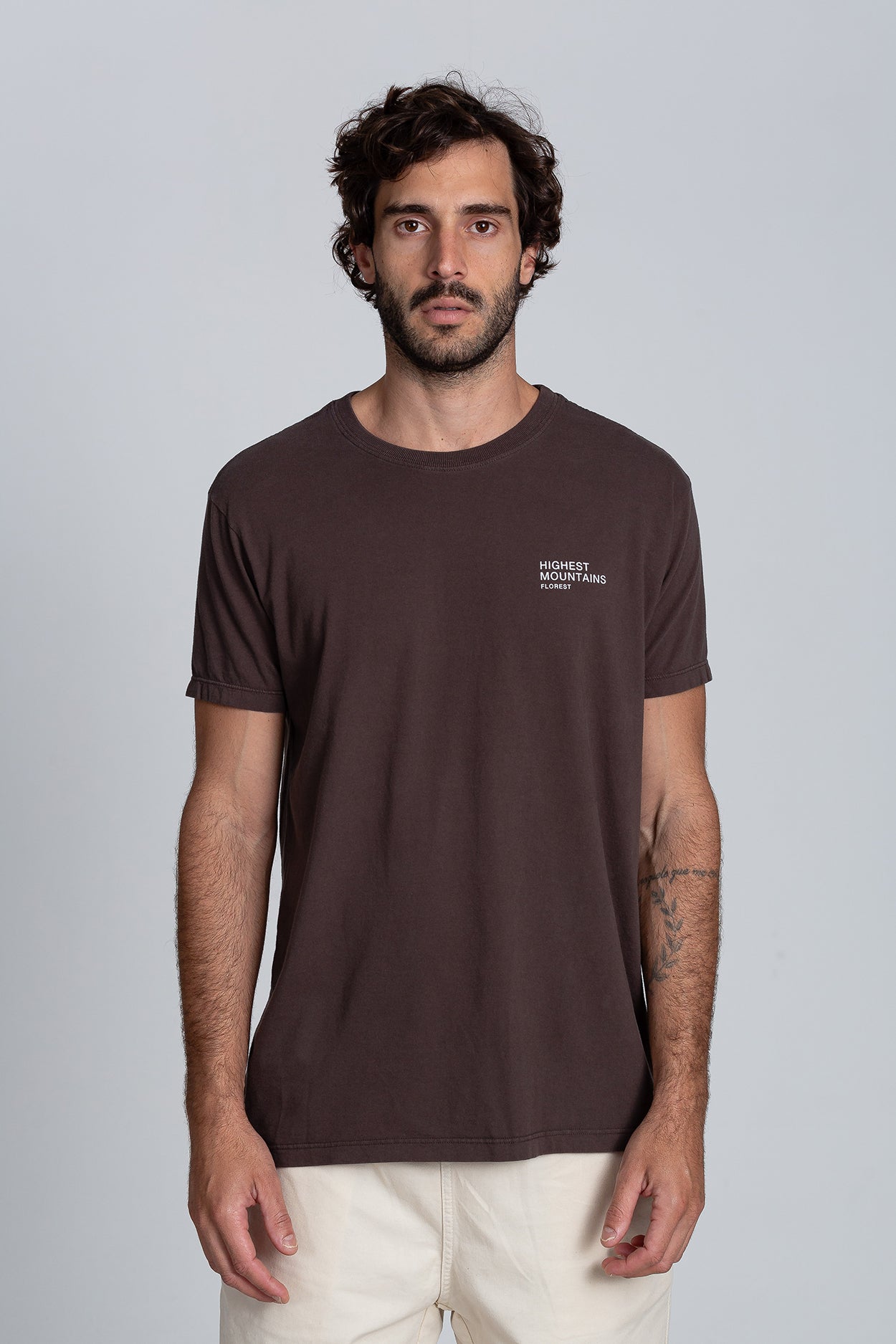 Camiseta Seven Summits Marrom