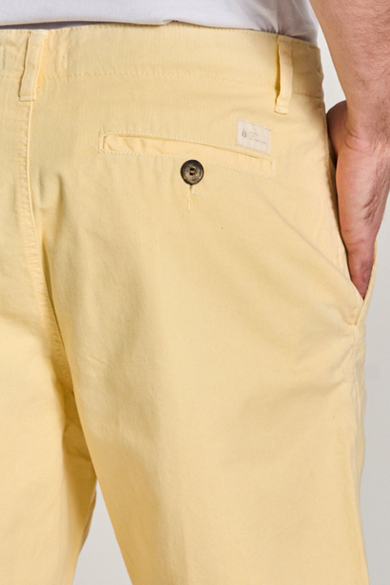 Bermuda Sarja Walk Amarelo