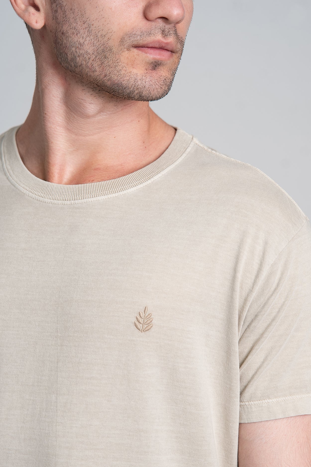 Camiseta Basic Stone Caqui