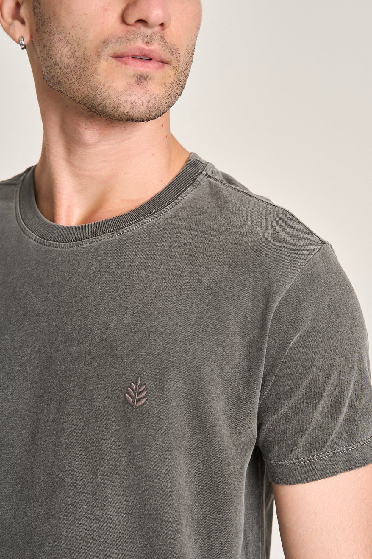 Camiseta Basic Stone Preto