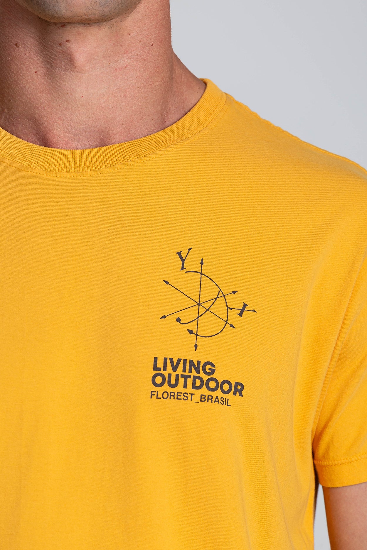 Camiseta Local Excursion Mostarda