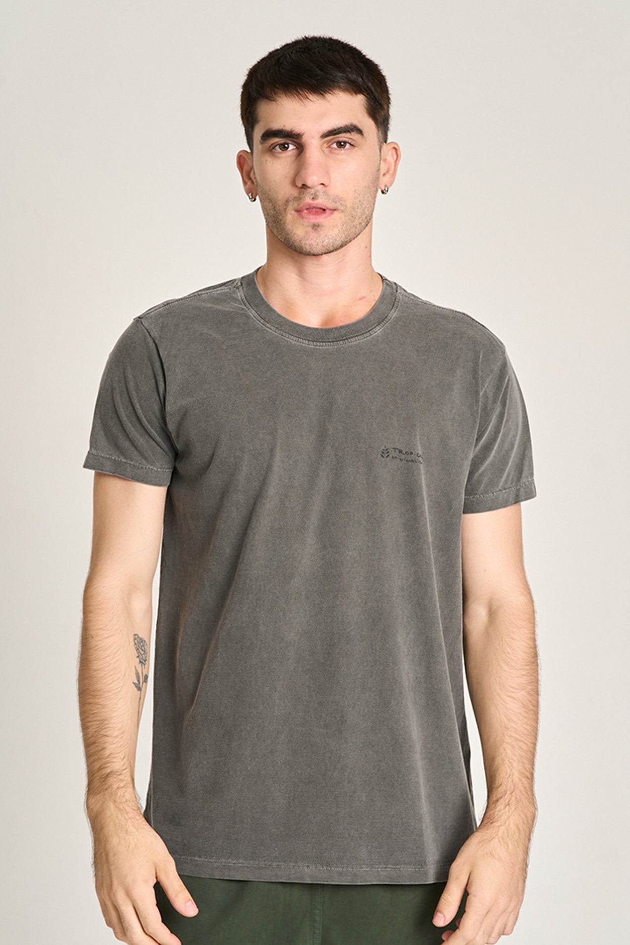 Camiseta Tropical Minimalismo Preto Stoned