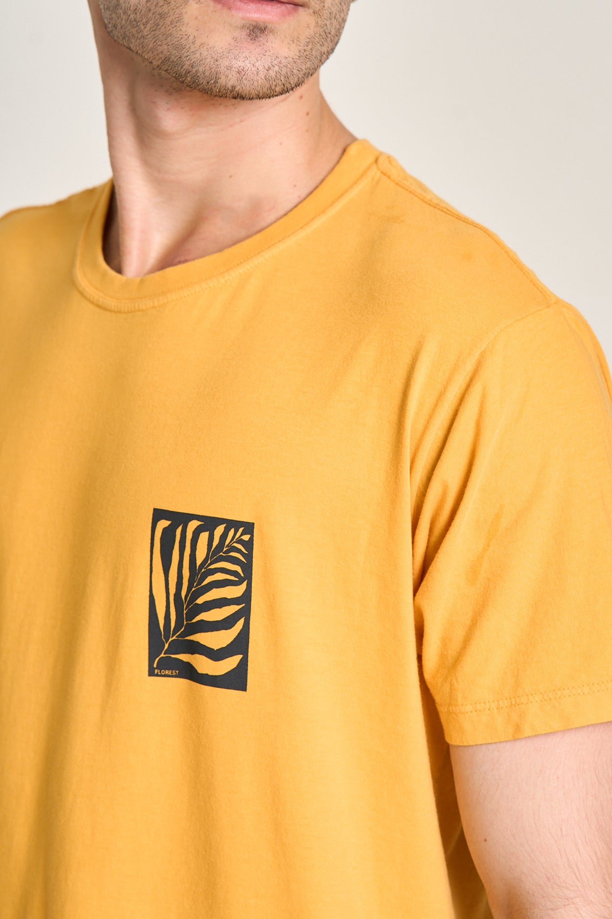 Camiseta Java Stone Mostarda