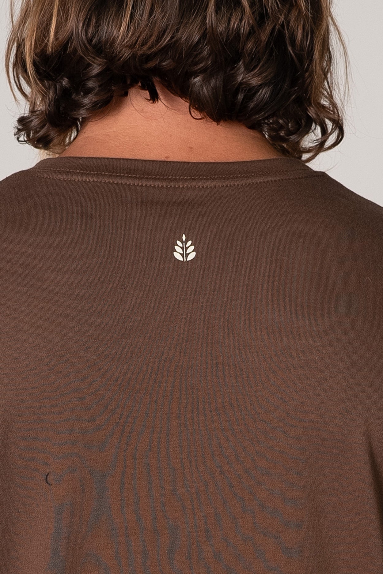 Camiseta Nature Is Therapy Over Marrom