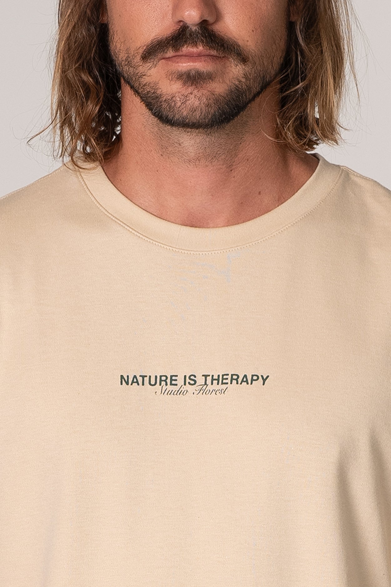 Camiseta Nature Is Therapy Over Bege