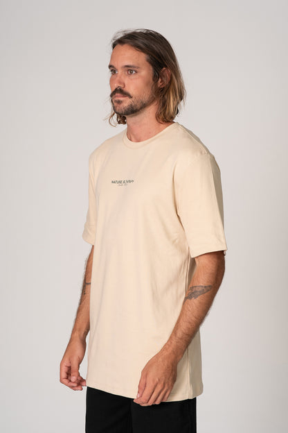 Camiseta Nature Is Therapy Over Caqui