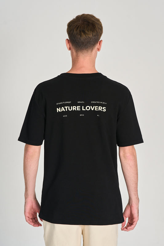 Camiseta Nature Lovers Over Preto