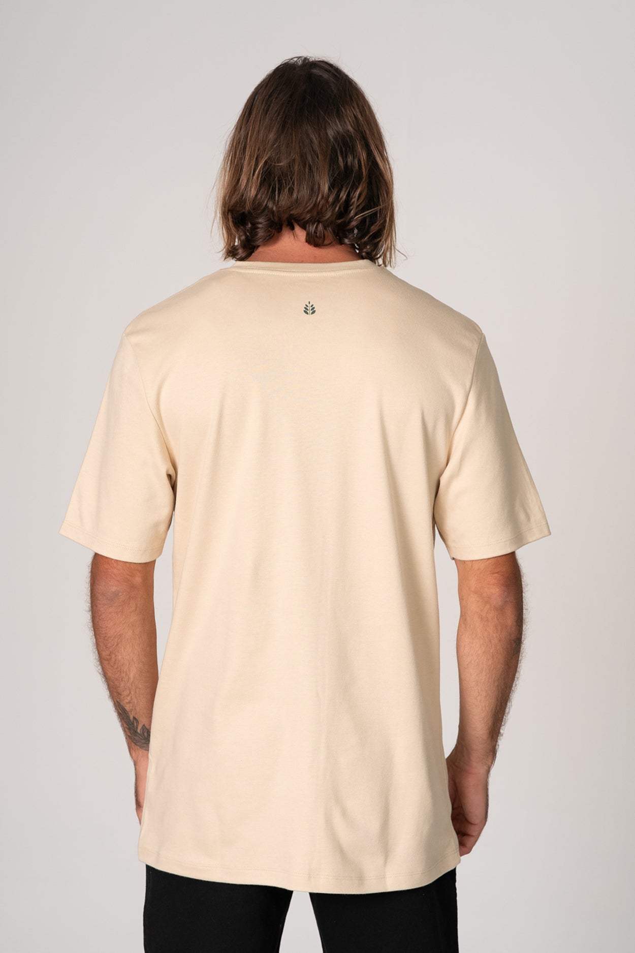 Camiseta Nature Is Therapy Over Caqui