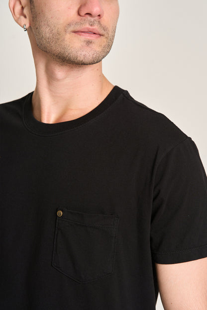 Camiseta Pocket Basic Preto
