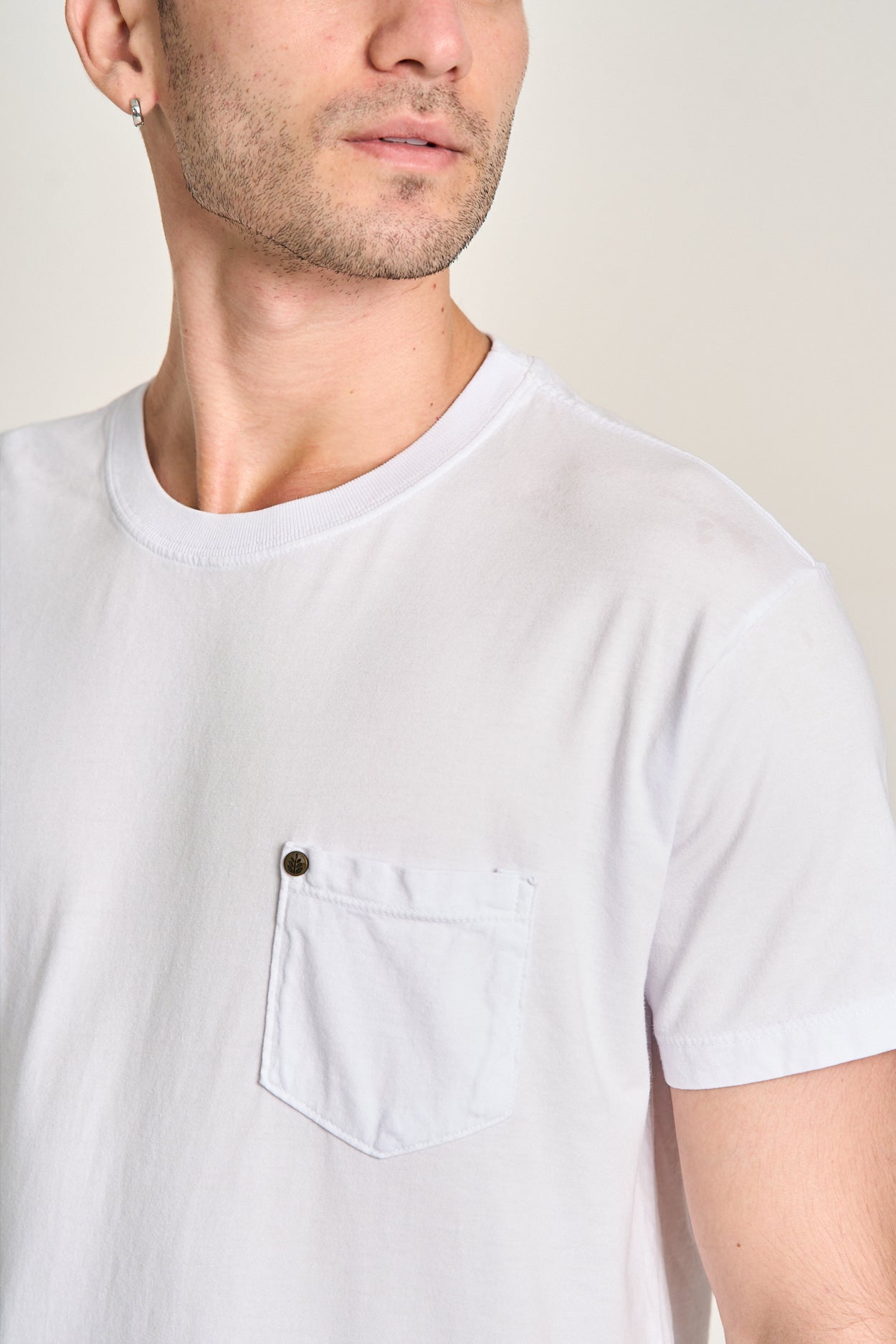 Camiseta Pocket Basic Branco