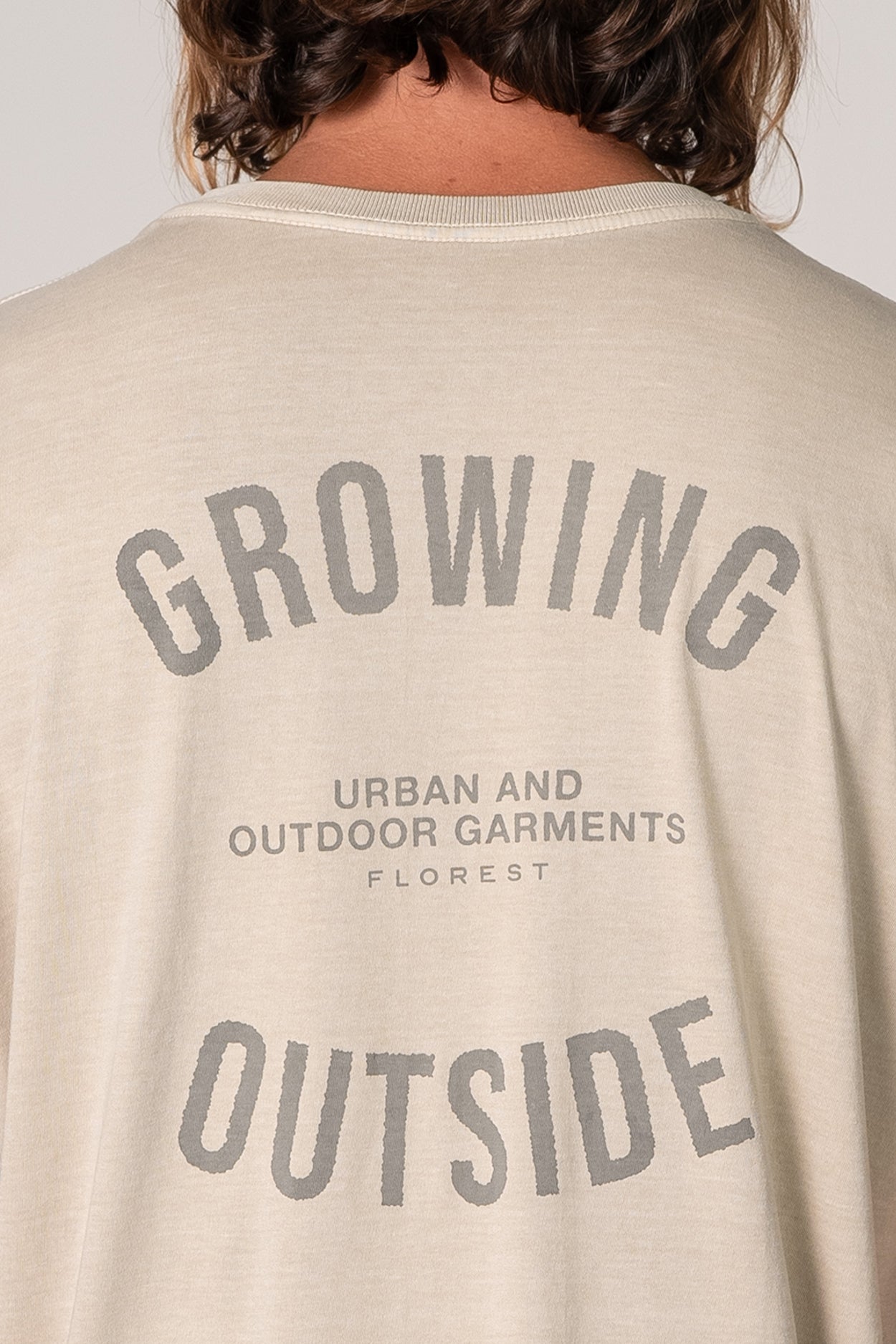 Camiseta Growing Stone Bege