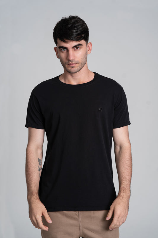 Camiseta Florest Bordado Preto