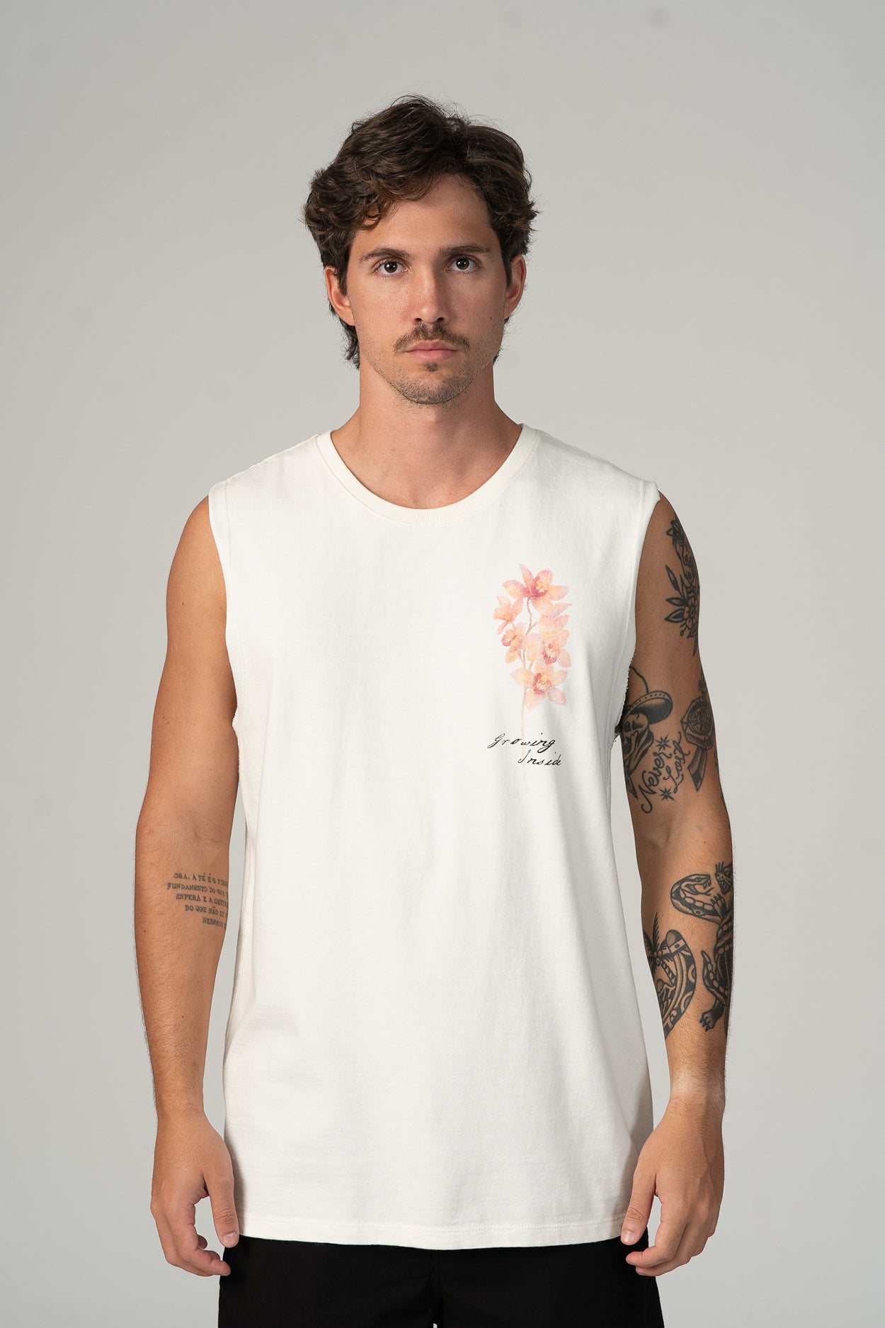 Regata Growing In Off-White