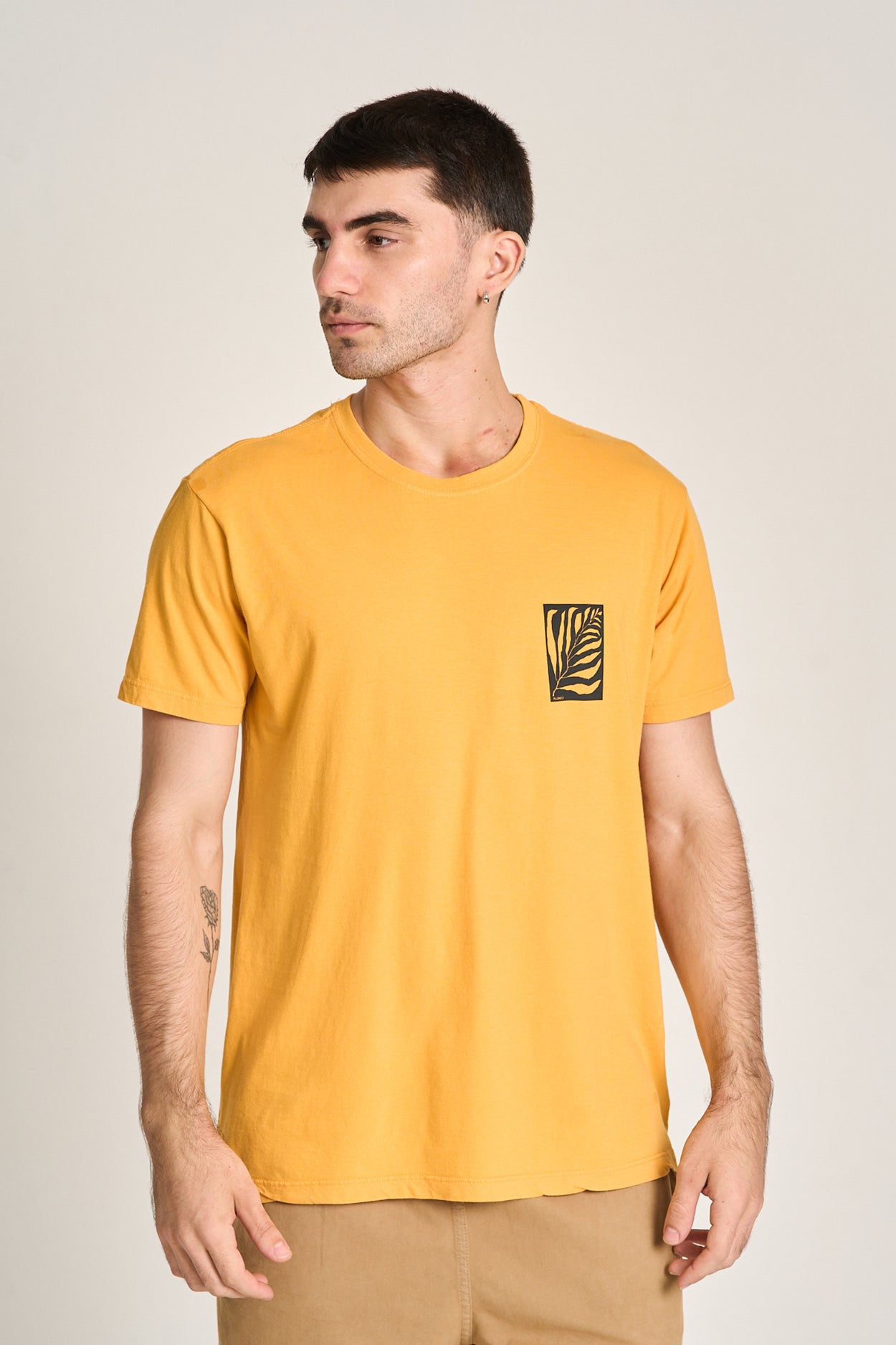 Camiseta Java Stone Mostarda