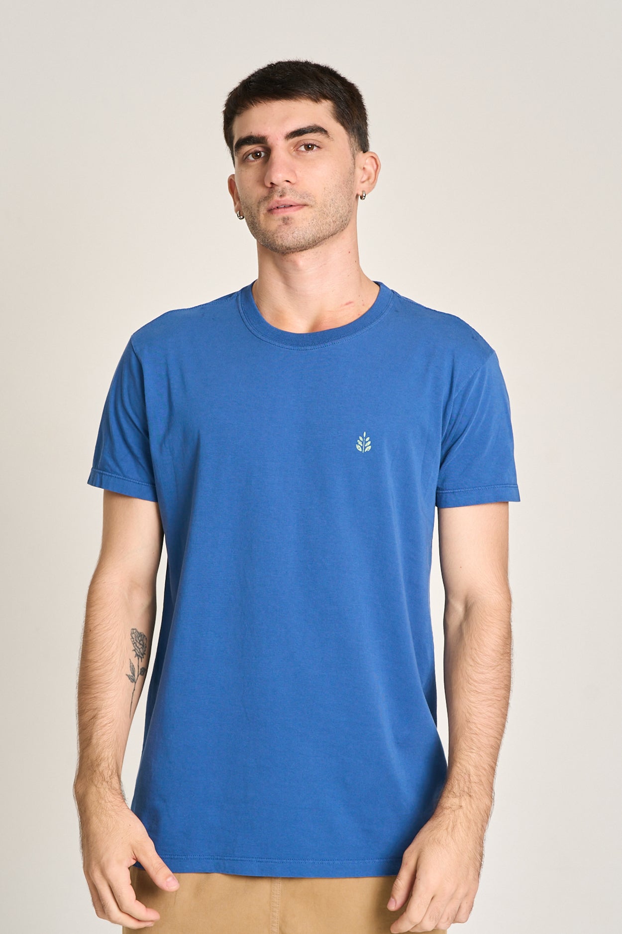 Camiseta Minimal Logo Azul