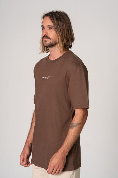 Camiseta Nature Is Therapy Over Marrom