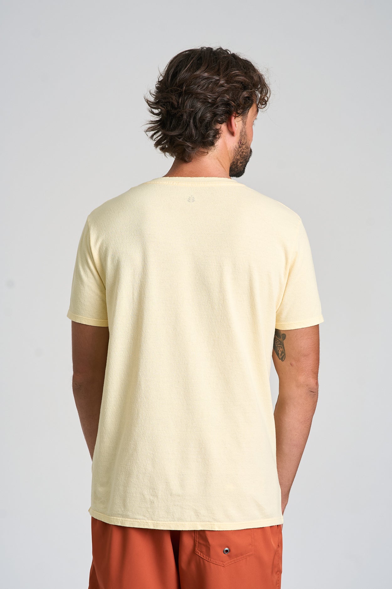 Camiseta Cromia Garden Amarelo Claro
