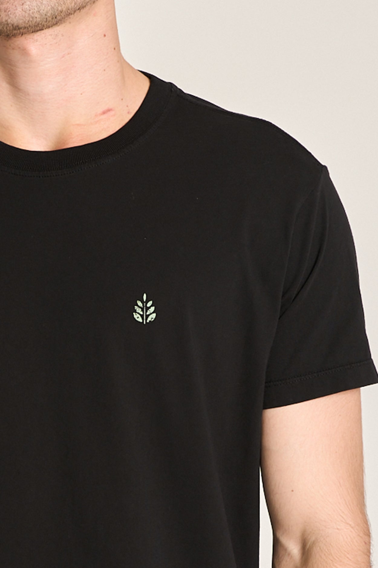 Camiseta Minimal Logo Preto