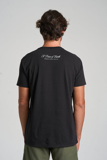 Camiseta Piece Of Earth Preto