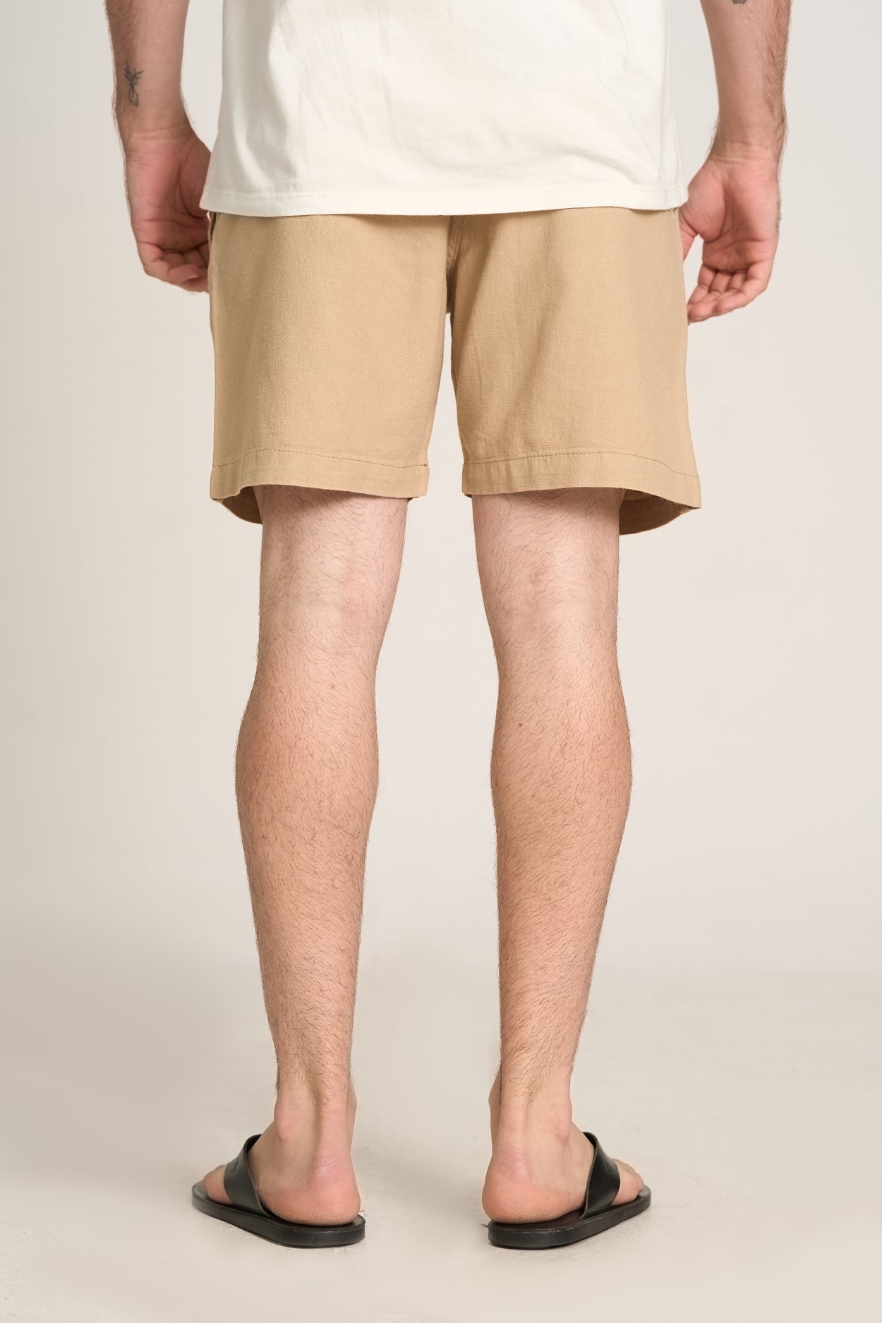 Short Bobby Ocre