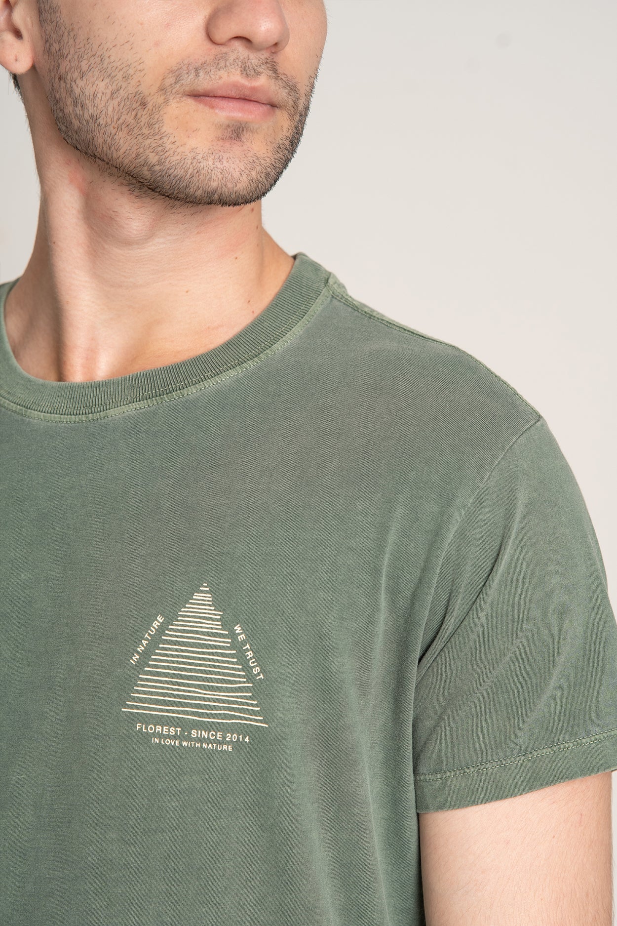Camiseta We Trust Nature Verde Escuro Stoned