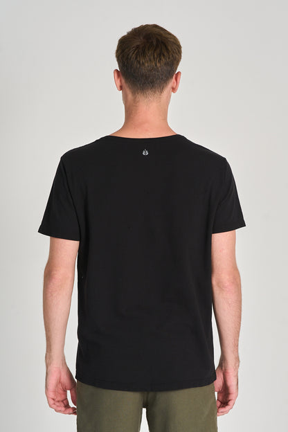 Camiseta Aquarela Bolso Preto
