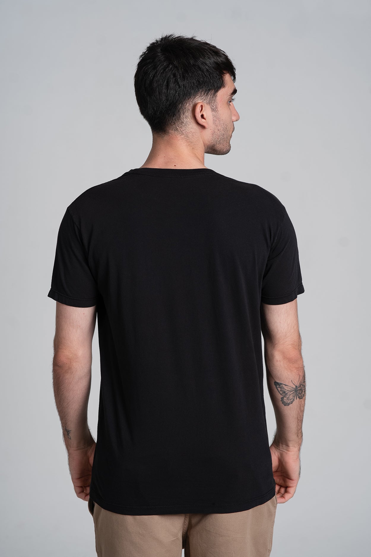 Camiseta Florest Bordado Preto