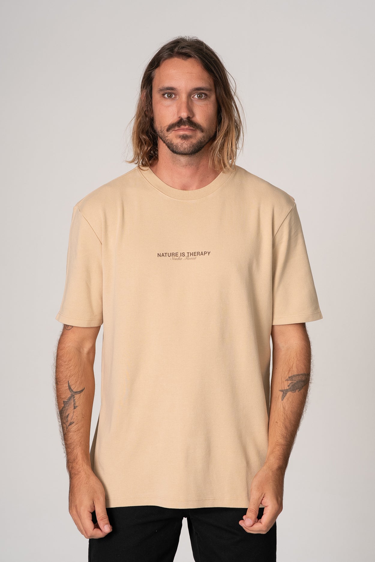 Camiseta Nature Is Therapy Over Bege