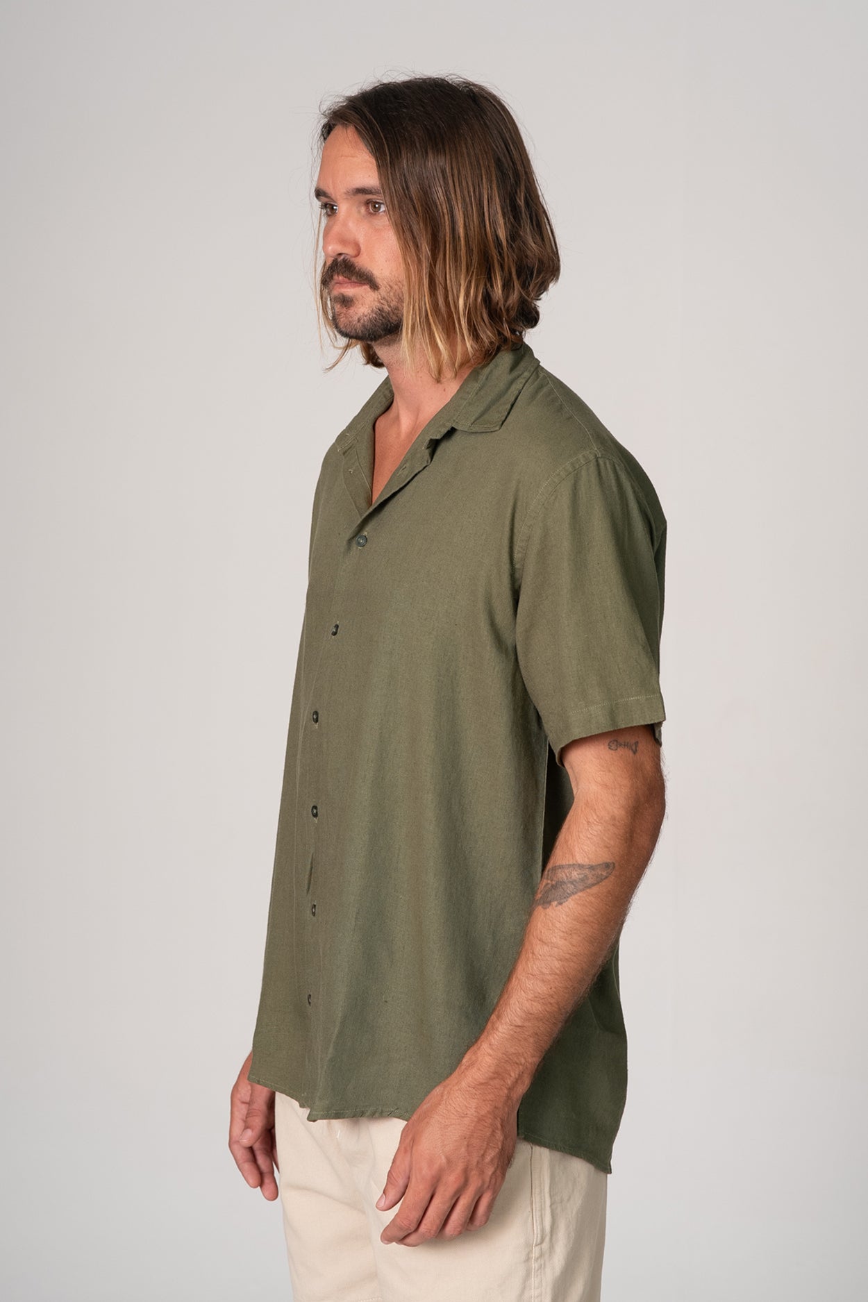 Camisa Satu Linho Verde Militar