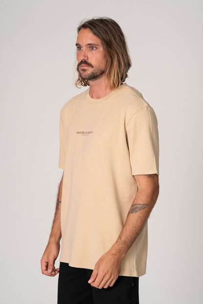 Camiseta Nature Is Therapy Over Bege